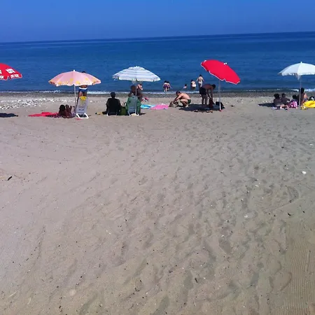 Vacanze Paradise Vicino Cefalu Piscina Aperta Дом отдыха Кампофеличе-ди-Роччелла