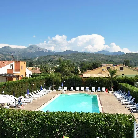 Vacanze Paradise Vicino Cefalu Piscina Aperta Дом отдыха *